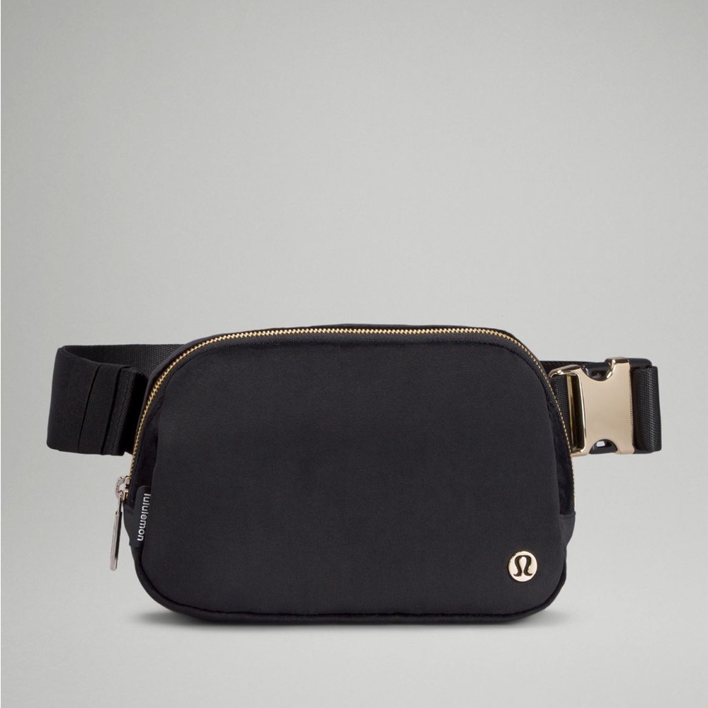 Lululemon belt bag